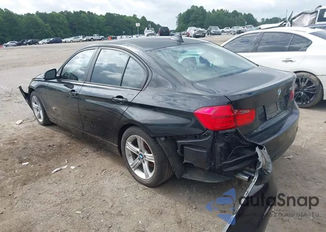 2013 BMW 328 z USA, uszkodzony, nr VIN WBA3A5G50DNP26522